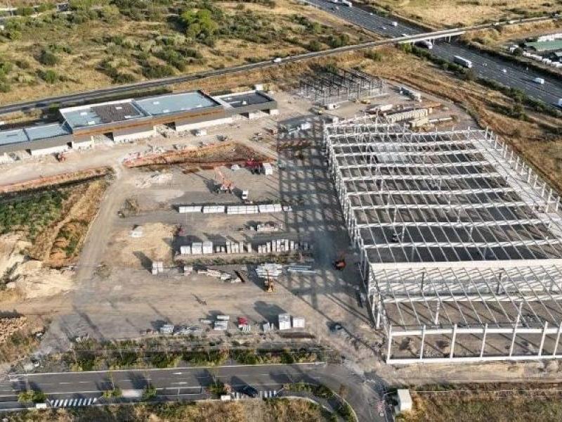 Centre commercial Helios Bessan KP1 Bâtiments