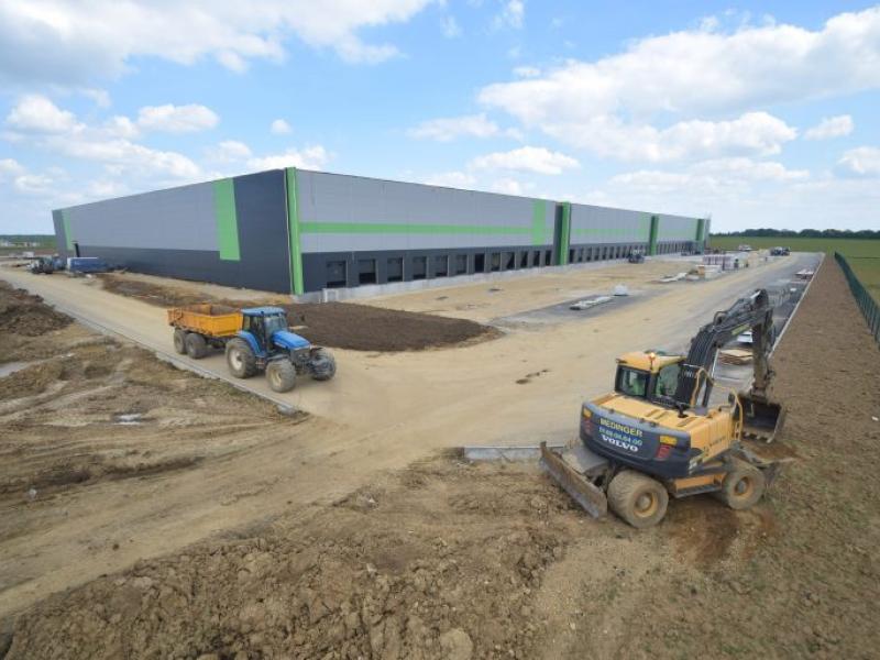 Construction de centre commercial - Goodman Carrefour à Brie-Comte-Robert